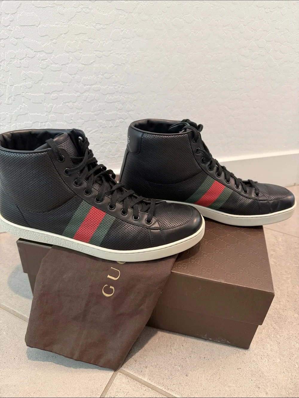 Auth Limited Edition Gucci Black High-Top Sneakers with Green & Red Web Stripe